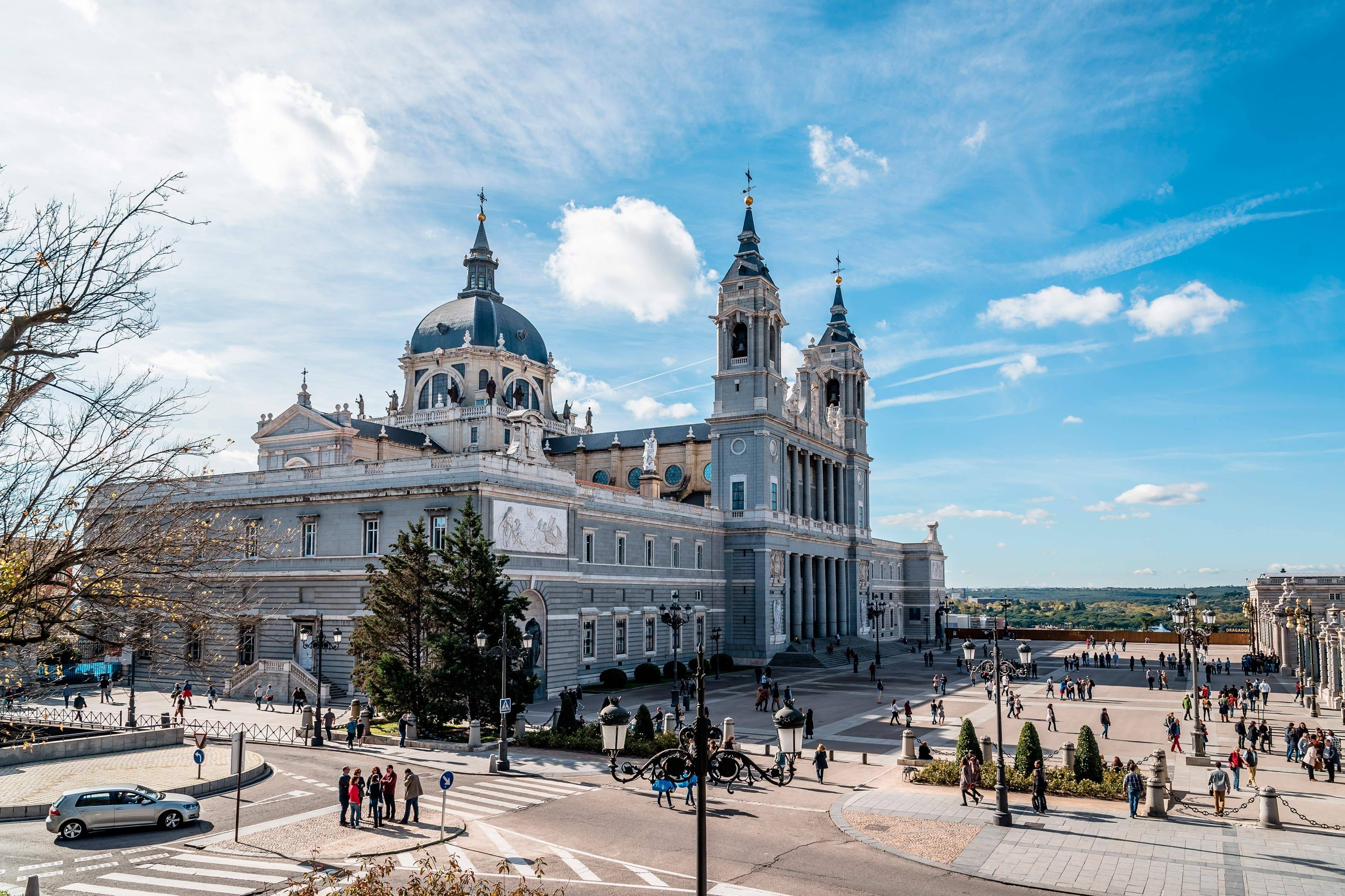 catedral almudena madrid