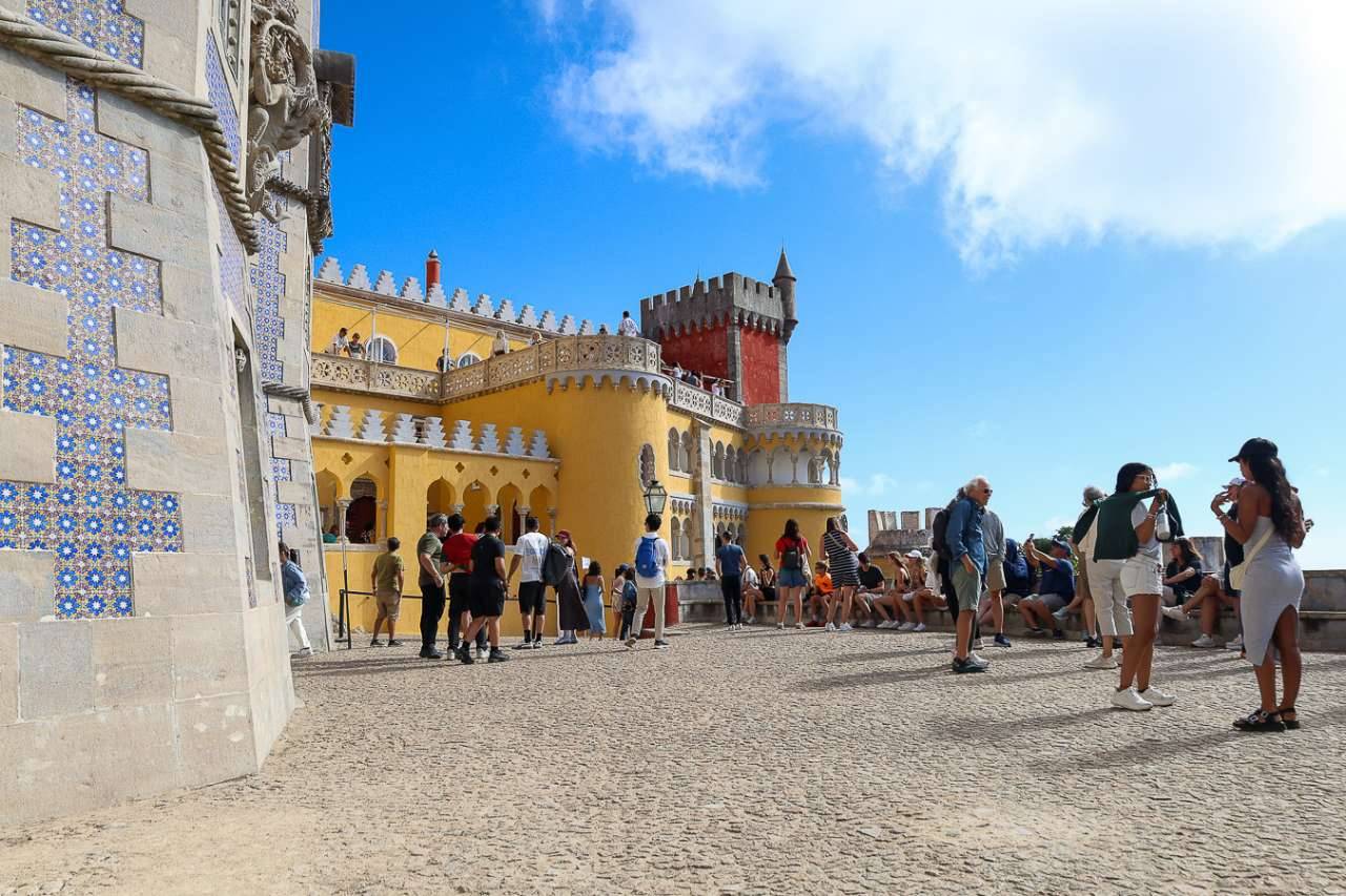 Sintra Tour With Palacio Da Pena