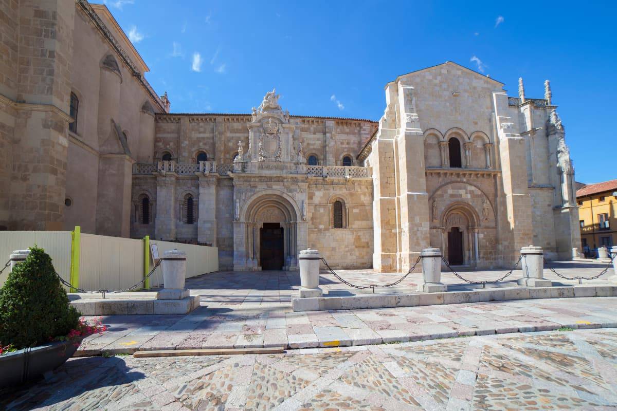 Leon Basilica San Isidoro