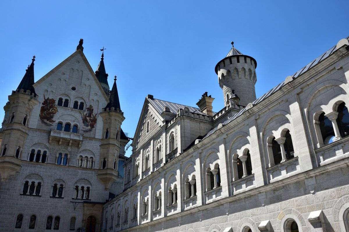 Castillo Neuschwanstein Patio Interior Torres Baviera
