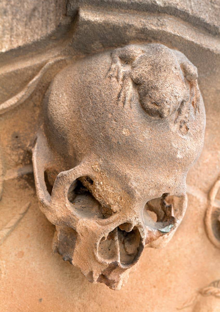 Detalle escultórico en la Universidad de Salamanca