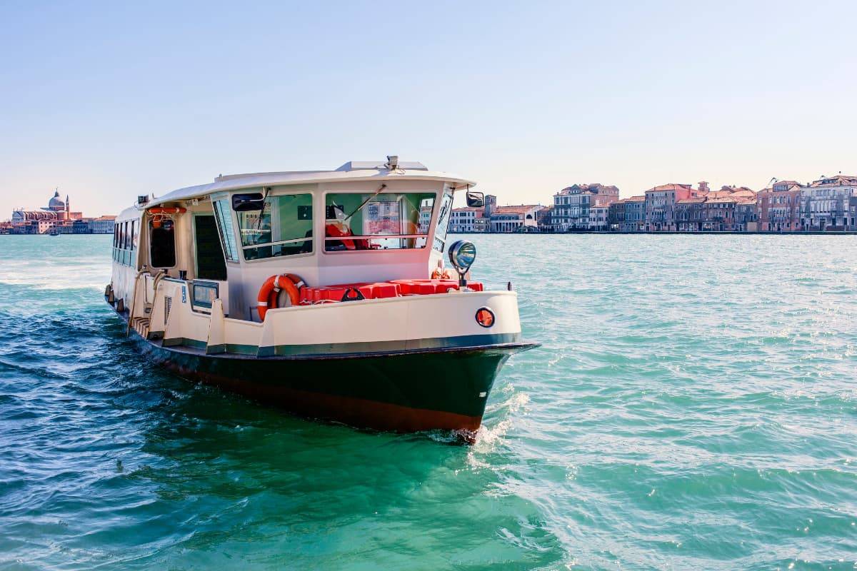 Vaporetto: Water bus in Venice - Prices and info