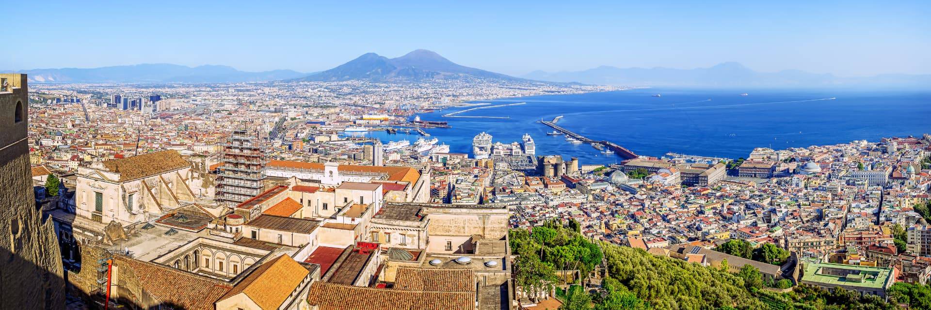 Panoramic Free Walking Tour of Naples between rich and poor neighborhoods