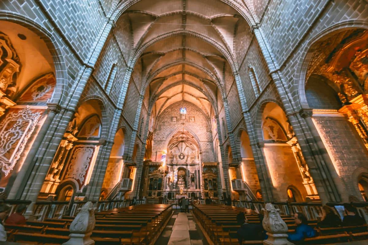 Capilla De Los Huesos Evora