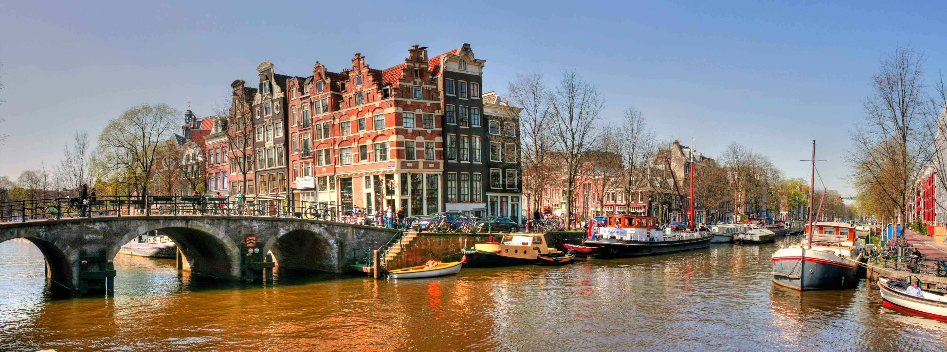 Recorrido A Pie Por Amsterdam Y Barco En Los Canales