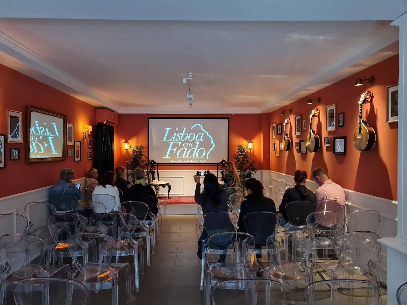 Lisboa Em Fado Concerthall With Audience