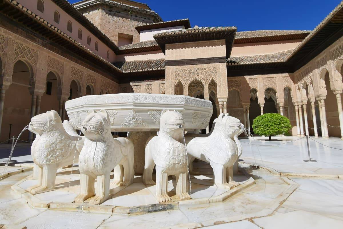 Patio Leones Alhambra